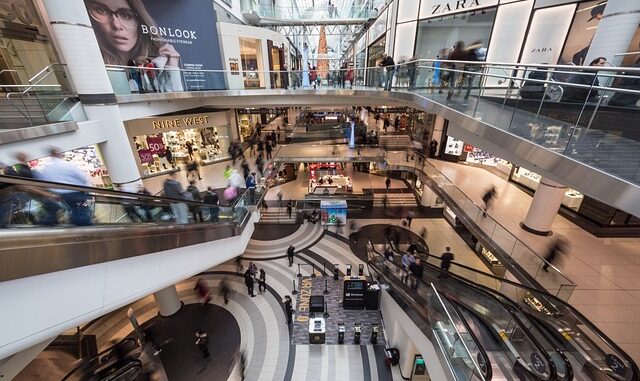 11. Side’de Alışveriş: Yöresel El Sanatları ve Hediyelikler 11. Side’de Alışveriş: Yöresel El Sanatları ve Hediyelikler